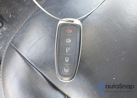 2017 Ford Escape Titanium z USA, uszkodzony, nr VIN 1FMCU9JD5HUD71601